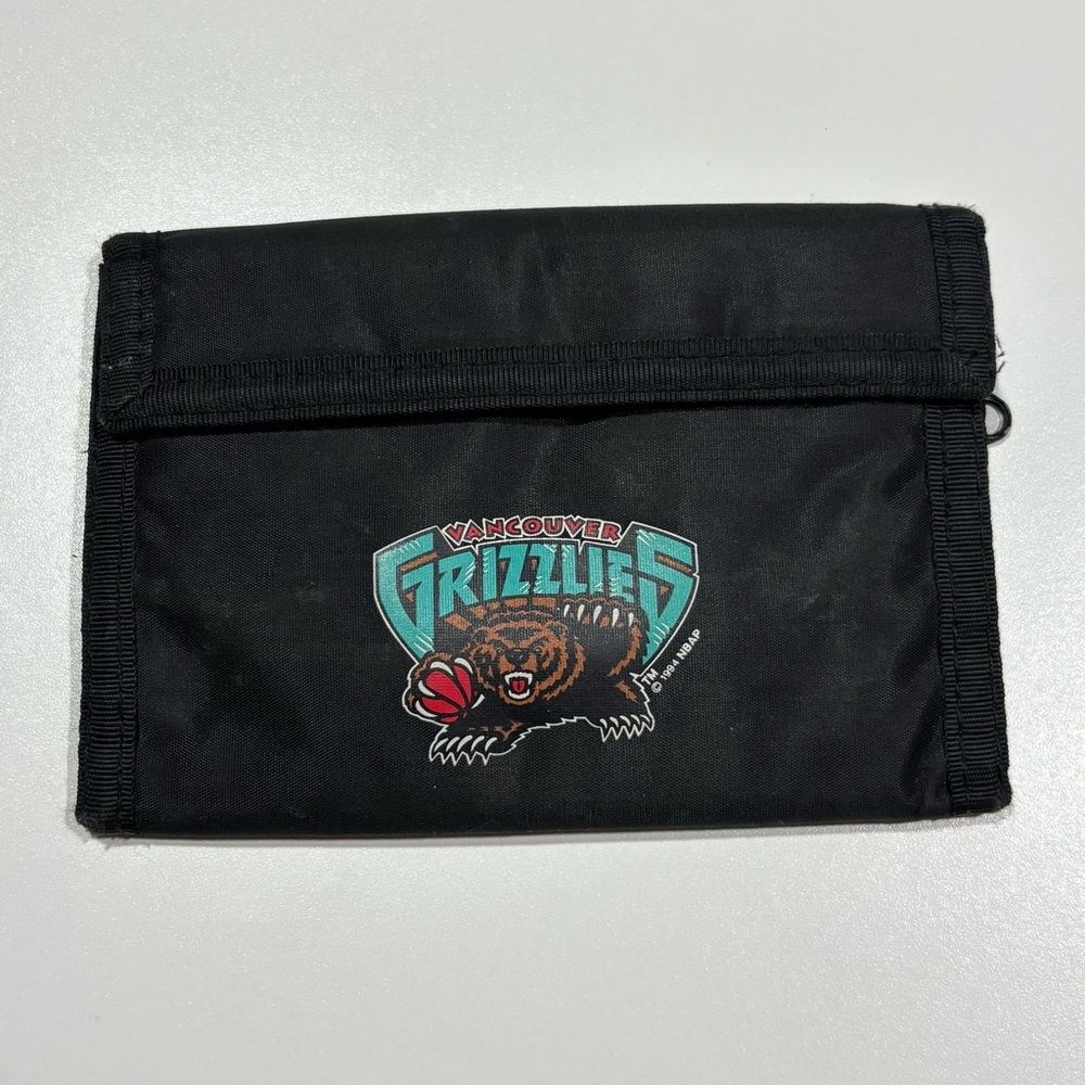 Vintage 1990s Vancouver Grizzlies NBA Basketball Black Nylon Velcro  Wallet